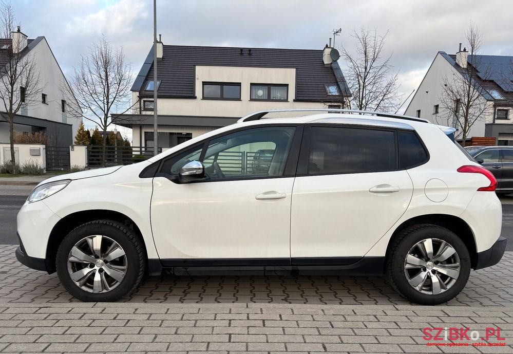 2016' Peugeot 2008 1.2 Pure Tech Style photo #2