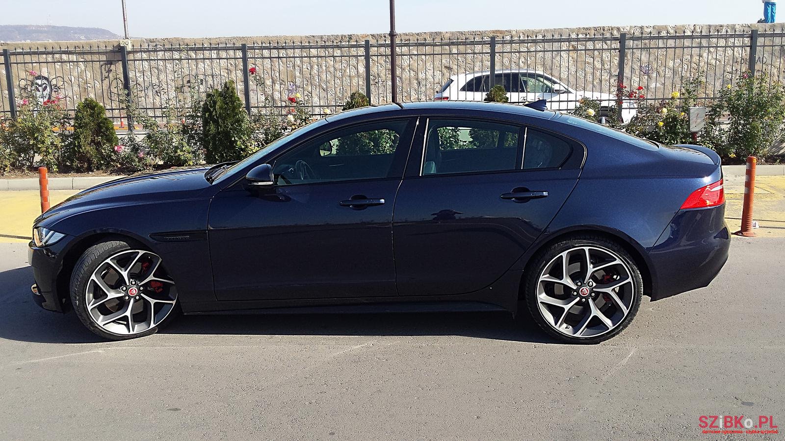 2016' Jaguar X-Type XE photo #2