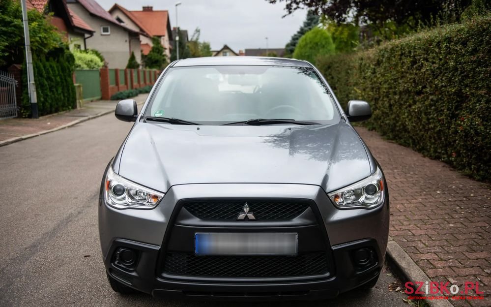 2012' Mitsubishi ASX photo #2