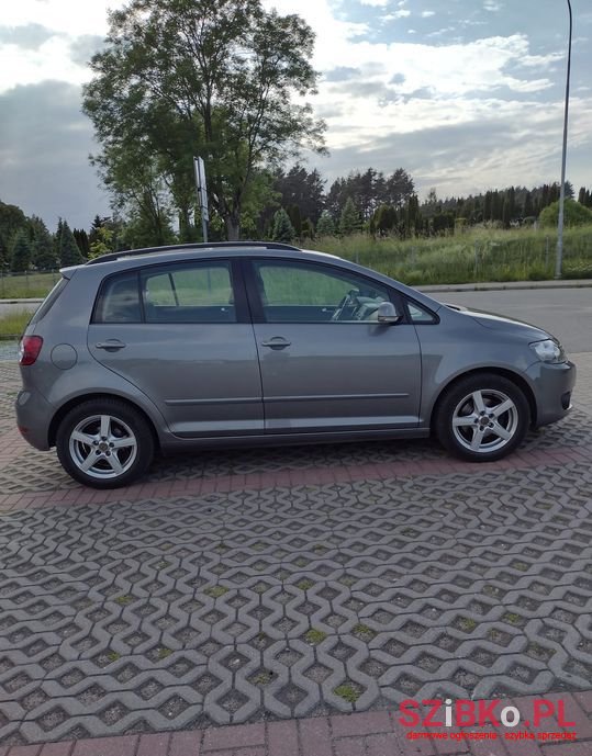 2009' Volkswagen Golf Plus photo #1