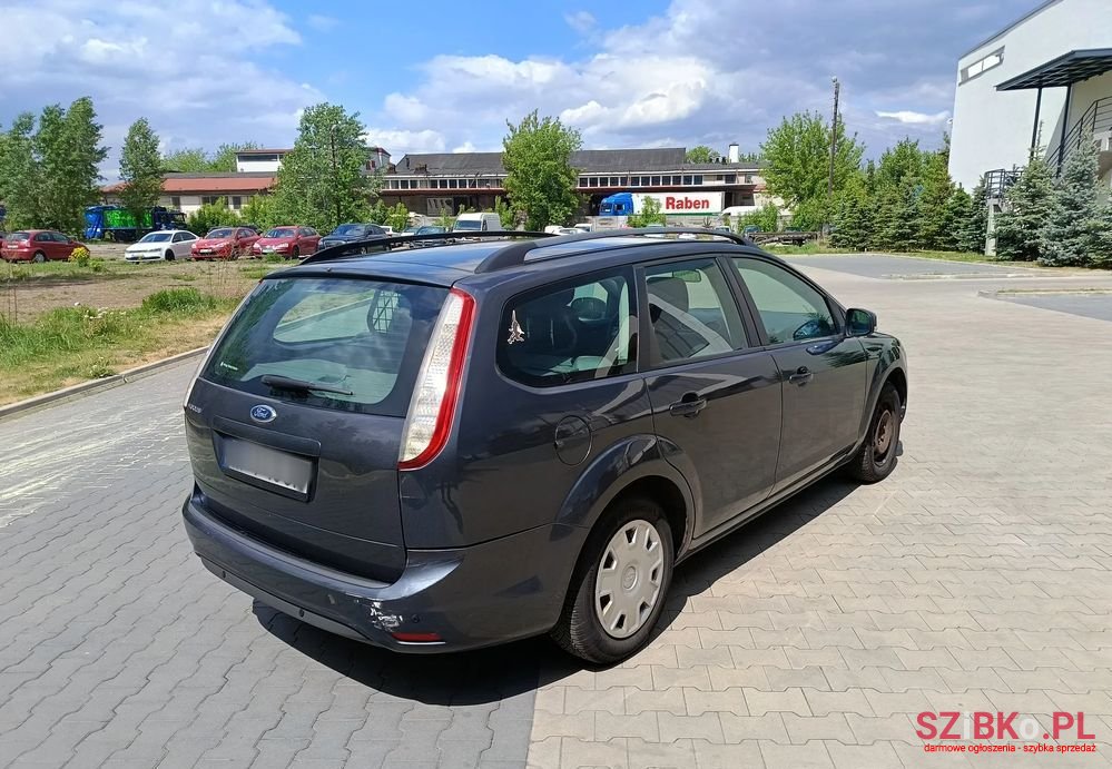 2010' Ford Focus 1.6 Ambiente photo #4
