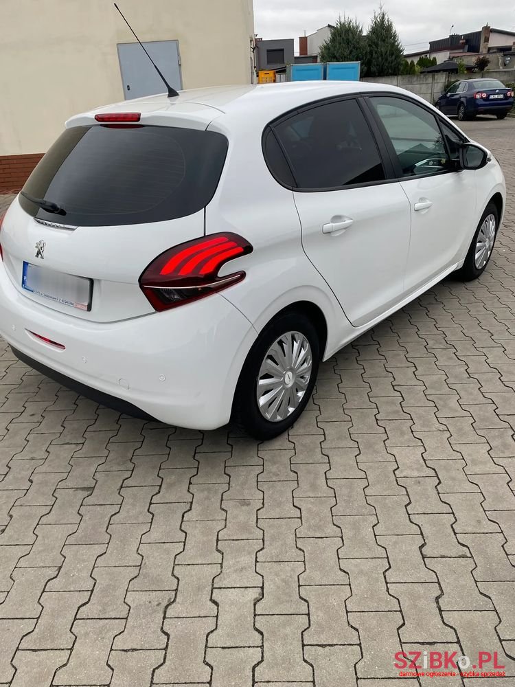 2017' Peugeot 208 1.2 Puretech Allure photo #5