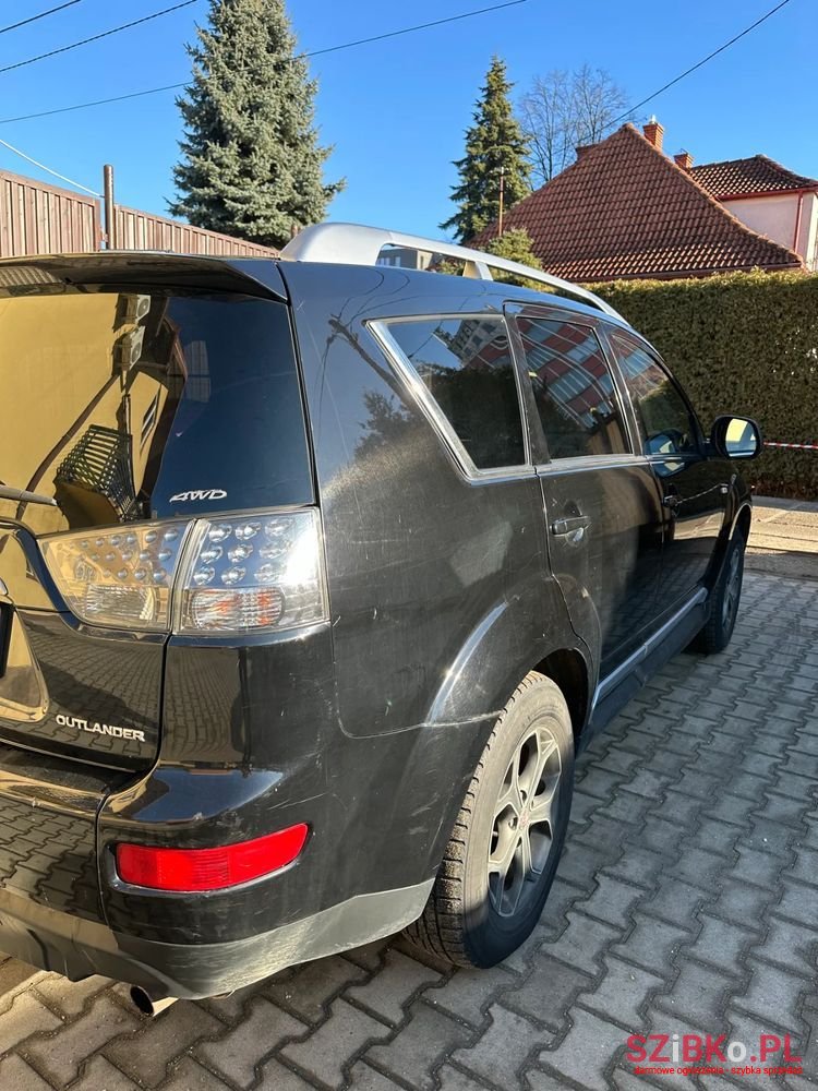 2009' Mitsubishi Outlander photo #6