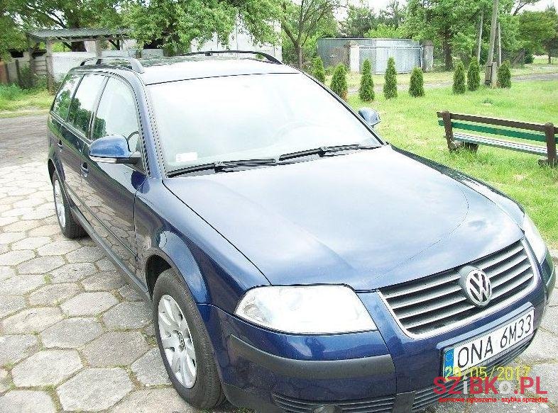 2005' Volkswagen Passat photo #2