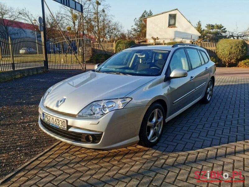 2008' Renault Laguna photo #1