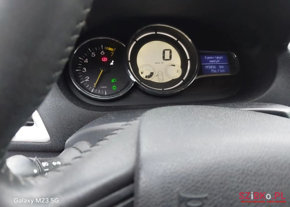 2009' Renault Megane photo #4