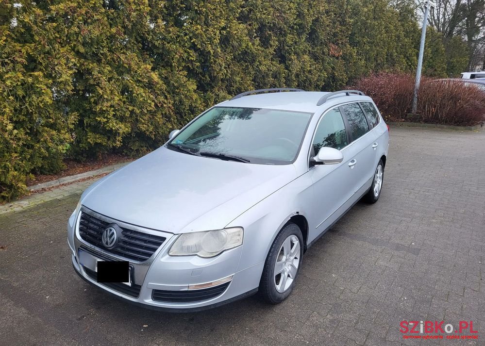 2005' Volkswagen Passat photo #1