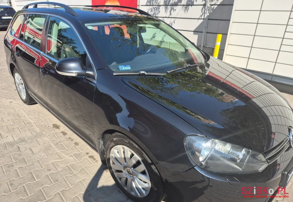 2010' Volkswagen Golf photo #4