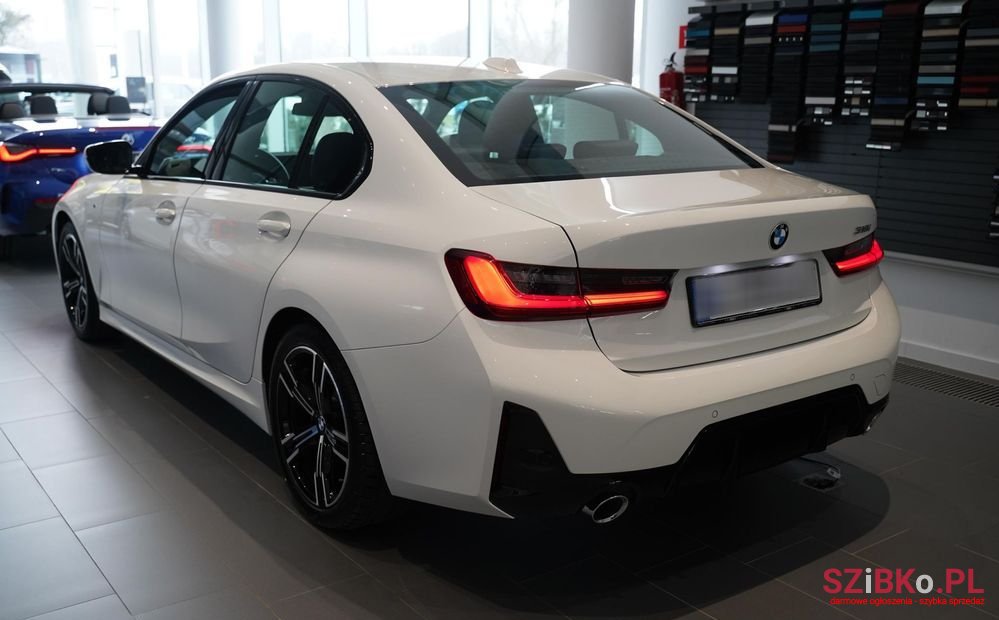 2023' BMW 3 Series 318I M Sport photo #5