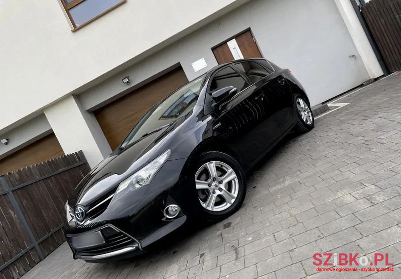 2013' Toyota Auris photo #6