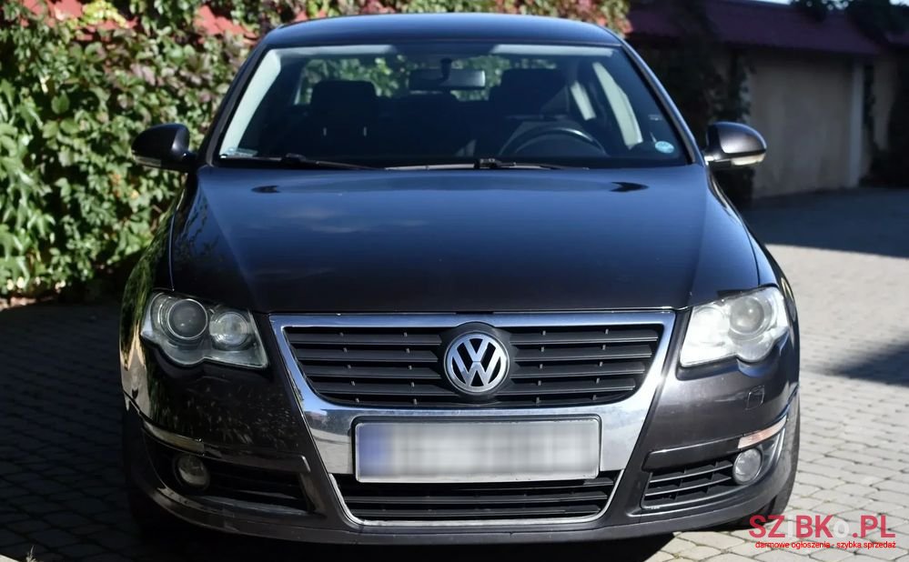 2005' Volkswagen Passat photo #3