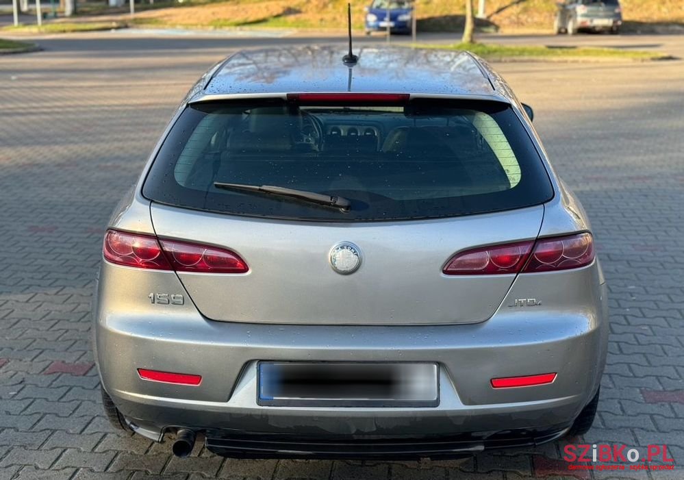 2008' Alfa Romeo 159 photo #3