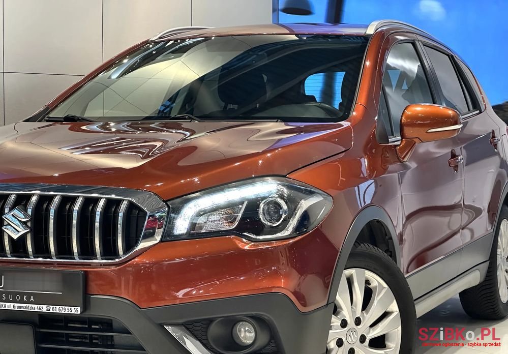 2017' Suzuki SX4 photo #2