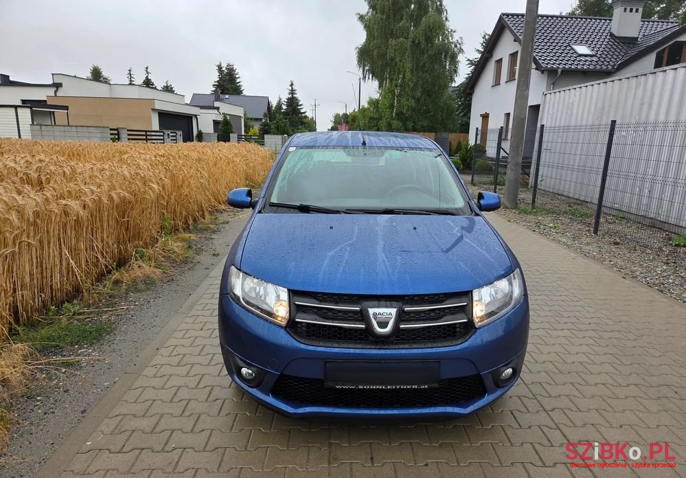 2012' Dacia Sandero photo #3