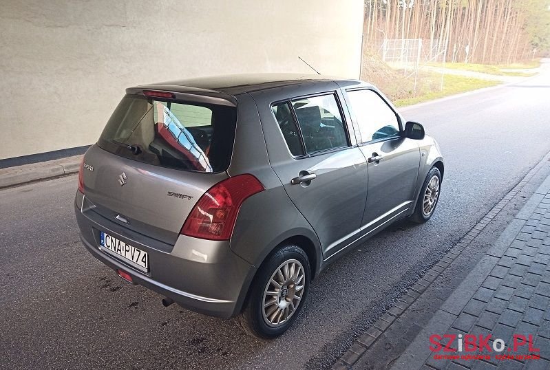 2006' Suzuki Swift photo #4