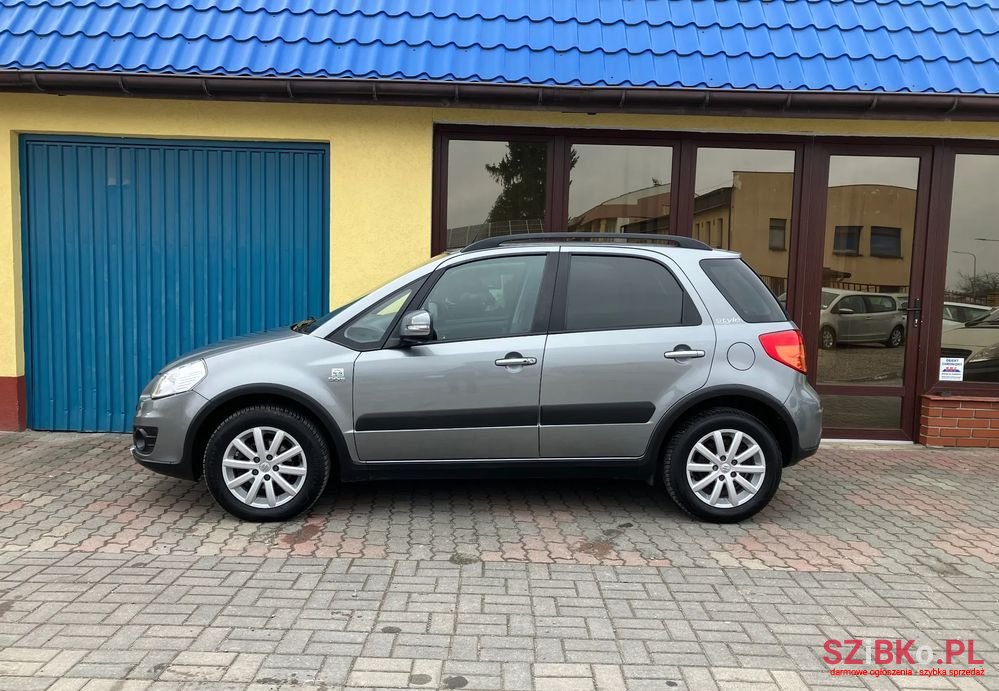2012' Suzuki SX4 photo #6