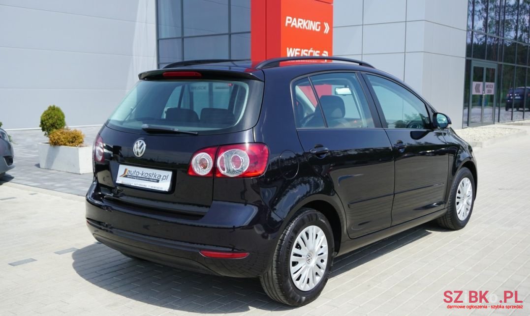 2009' Volkswagen Golf Plus photo #4