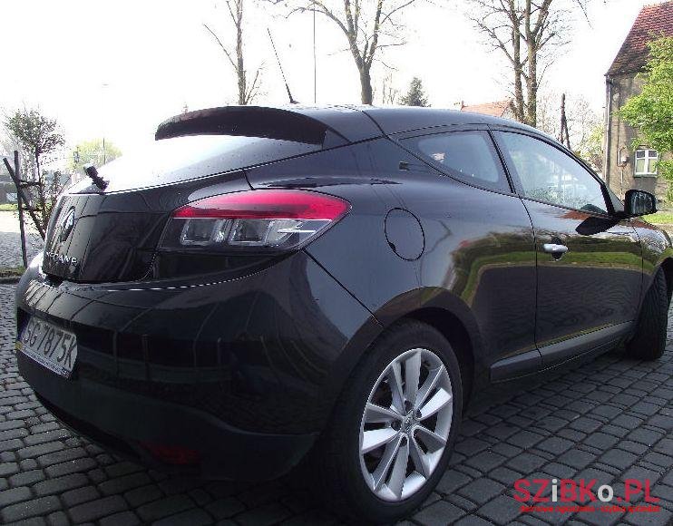 2010' Renault Megane photo #1