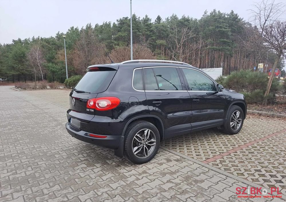 2010' Volkswagen Tiguan photo #6