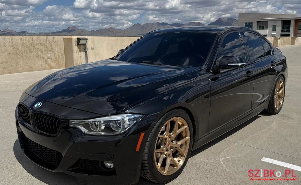 2018' BMW 3 Series 330I M Sport photo #2