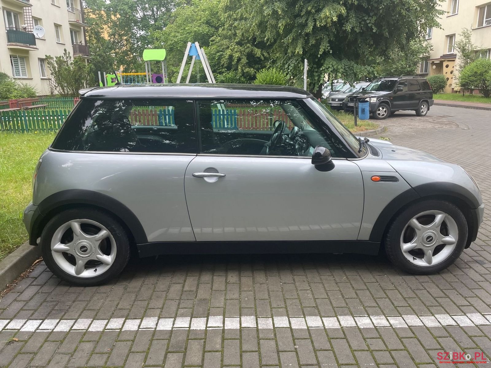 2001' MINI Cooper photo #3