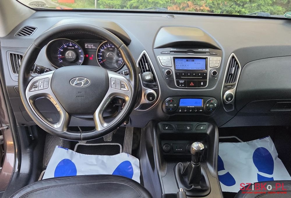 2011' Hyundai ix35 2.0 Premium 2Wd photo #5