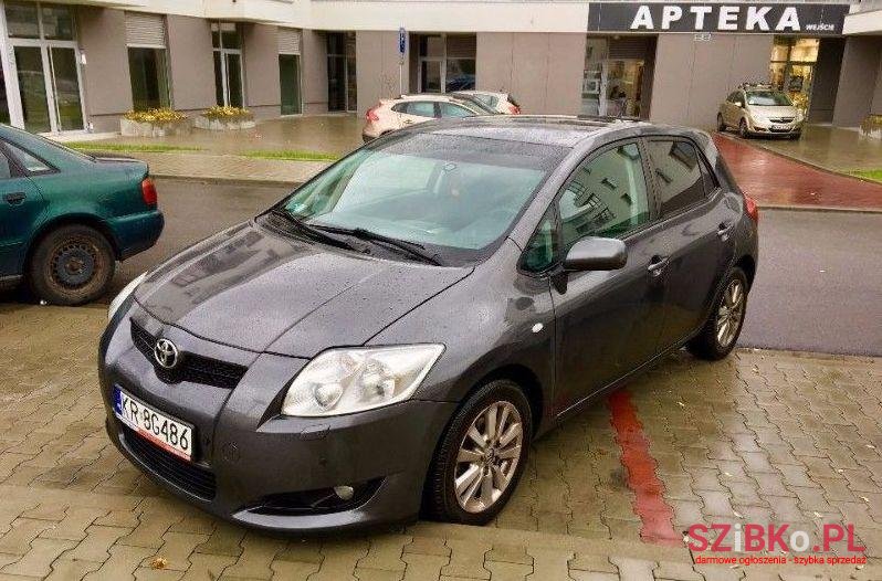 2007' Toyota Auris photo #1