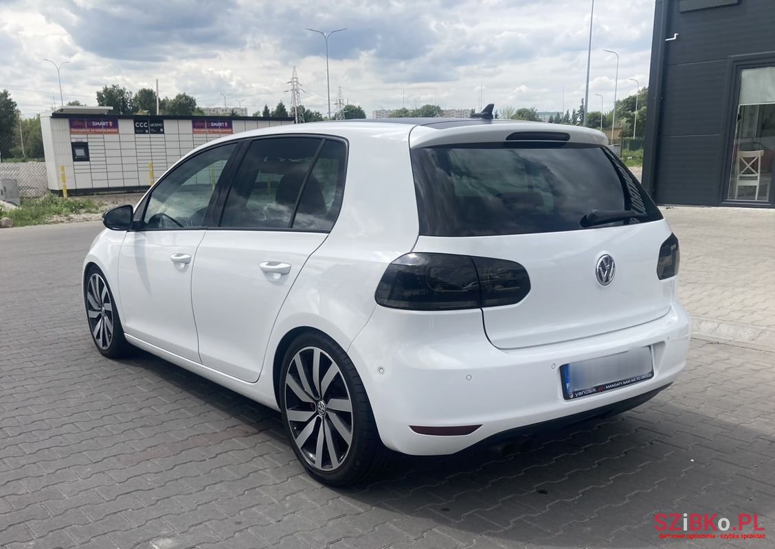 2009' Volkswagen Golf photo #3