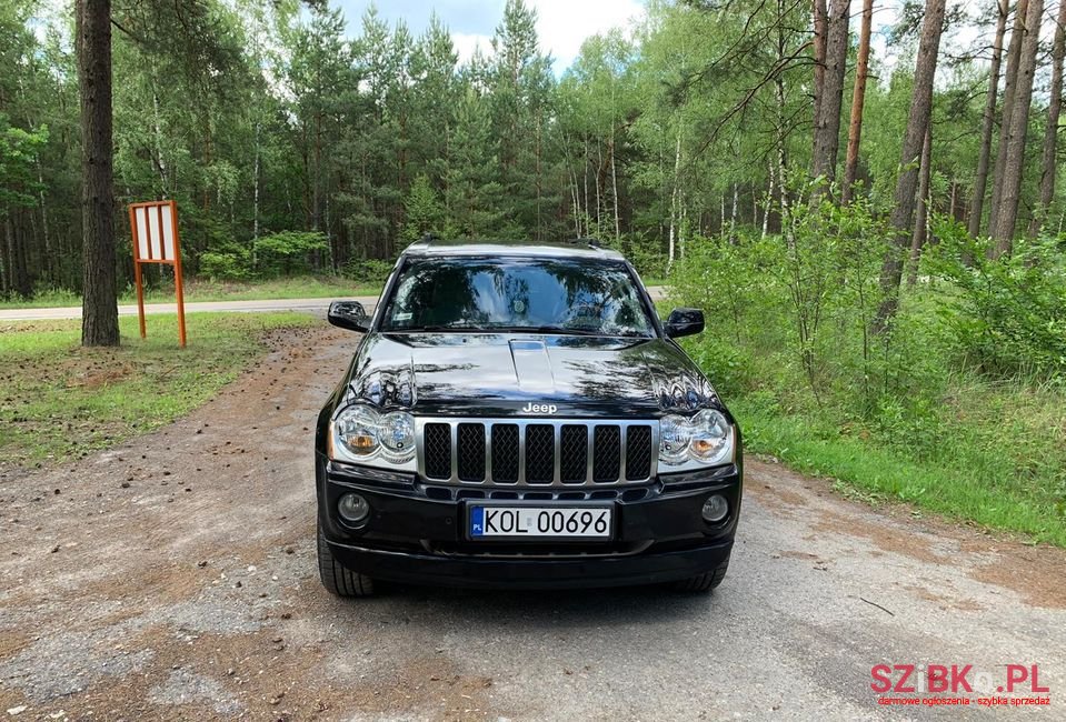 2007' Jeep Grand Cherokee photo #2