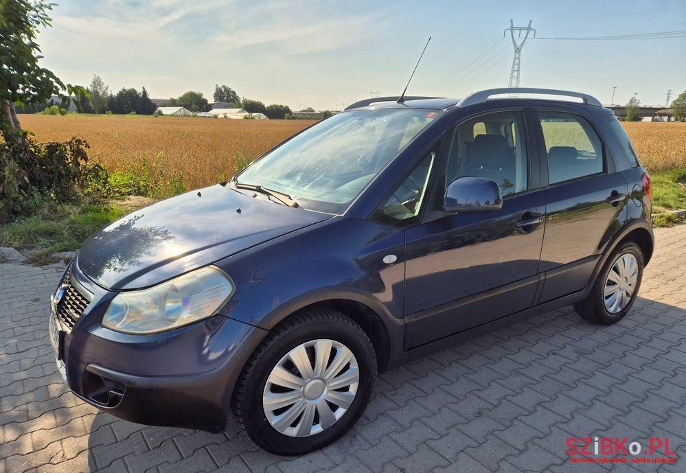 2008' Fiat Sedici photo #2