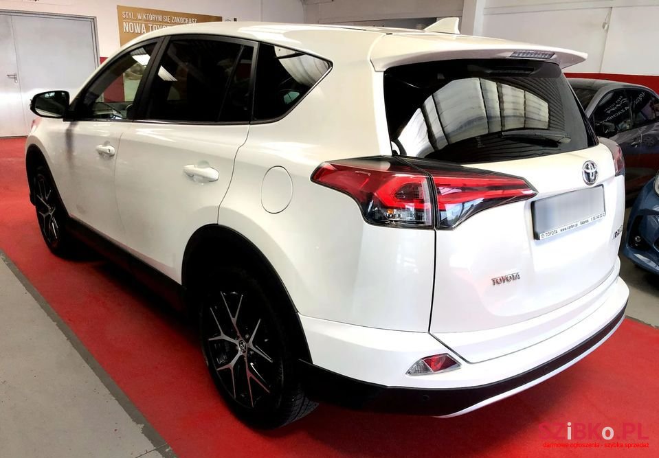 2017' Toyota RAV4 photo #6