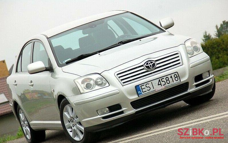 2003' Toyota Avensis photo #1
