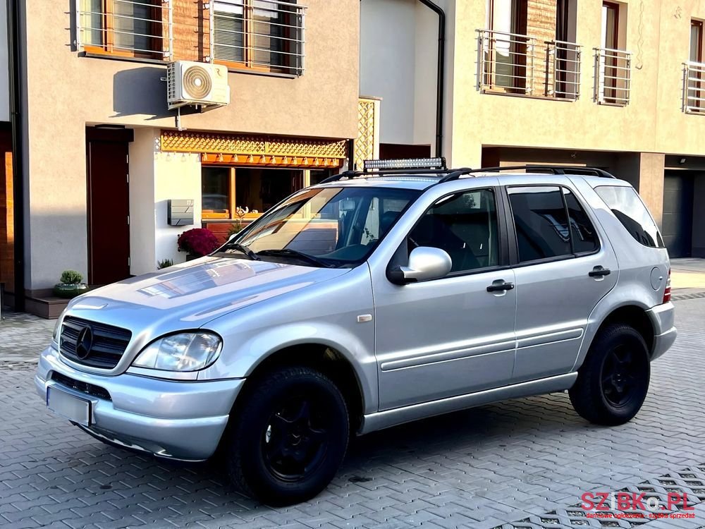 2000' Mercedes-Benz Ml 270 Cdi photo #5