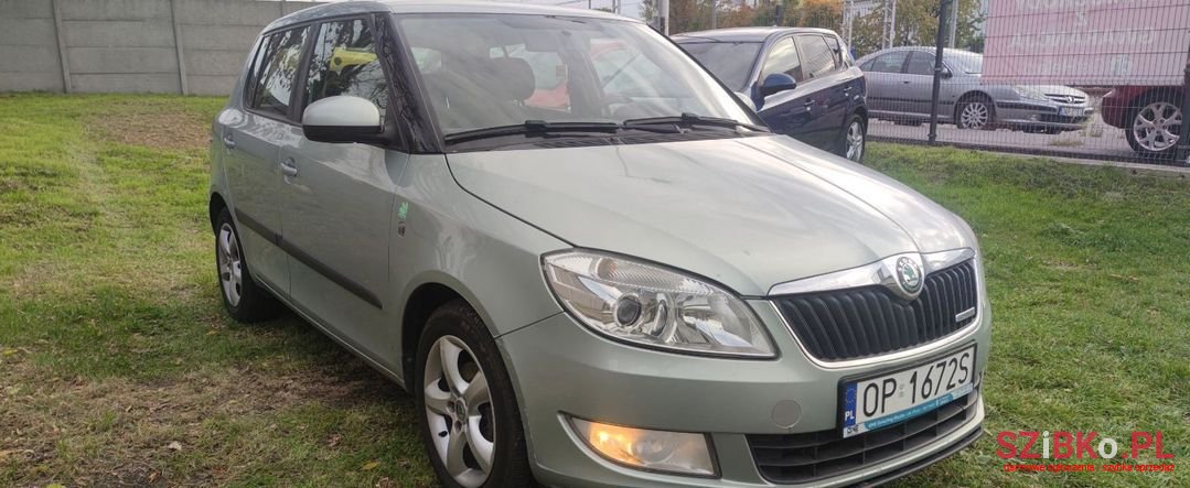 2011' Skoda Fabia photo #2
