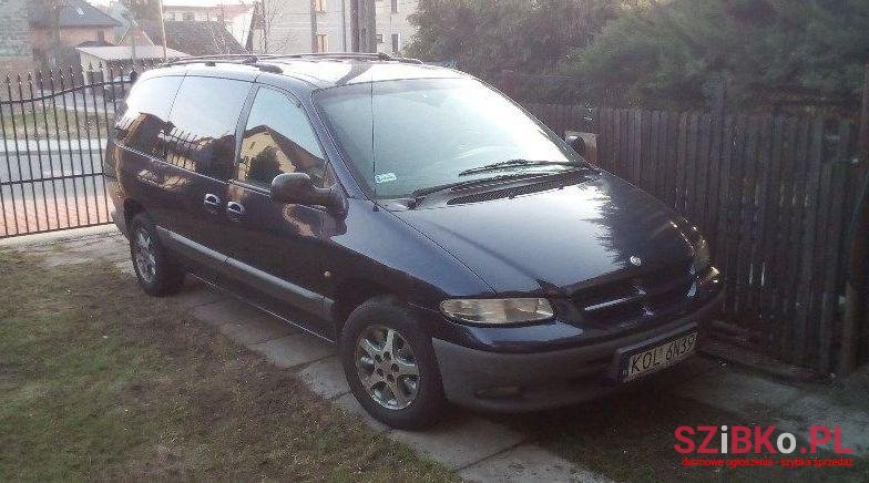 1998' Chrysler Grand Voyager photo #1