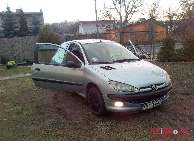 2001' Peugeot 206 photo #1