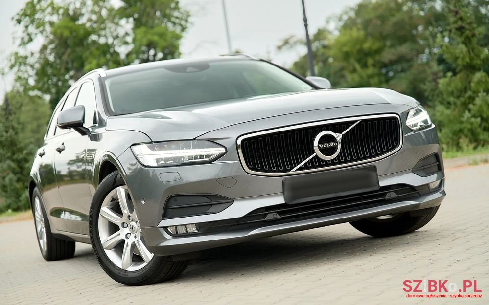 2018' Volvo V90 D3 Momentum photo #1