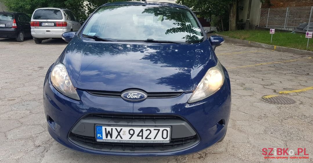 2011' Ford Fiesta photo #3