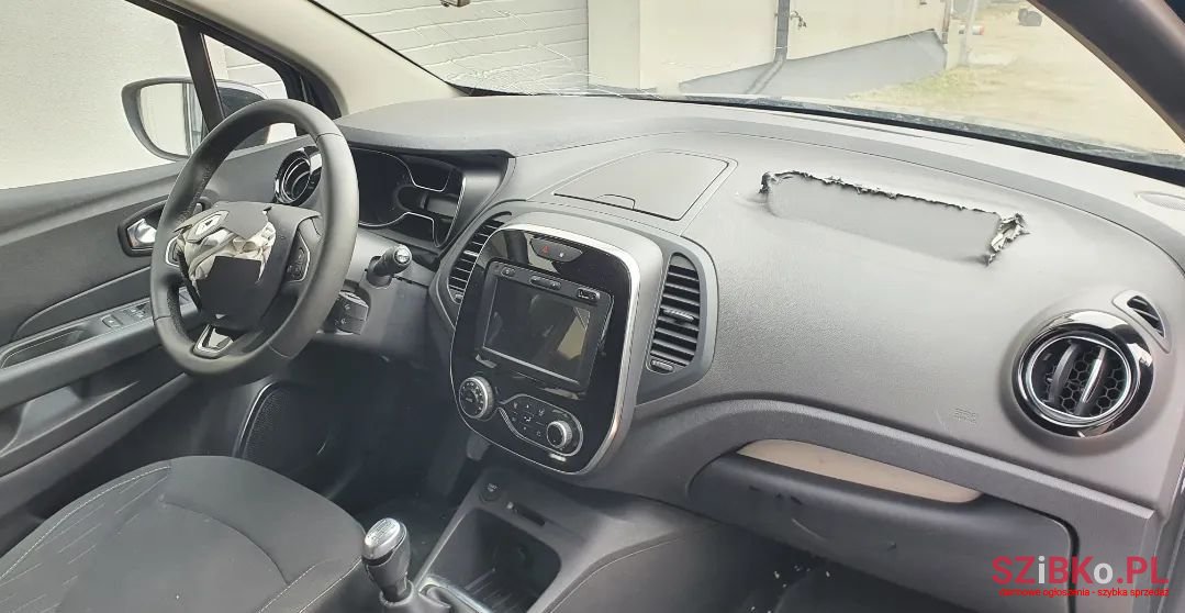 2020' Renault Captur photo #5