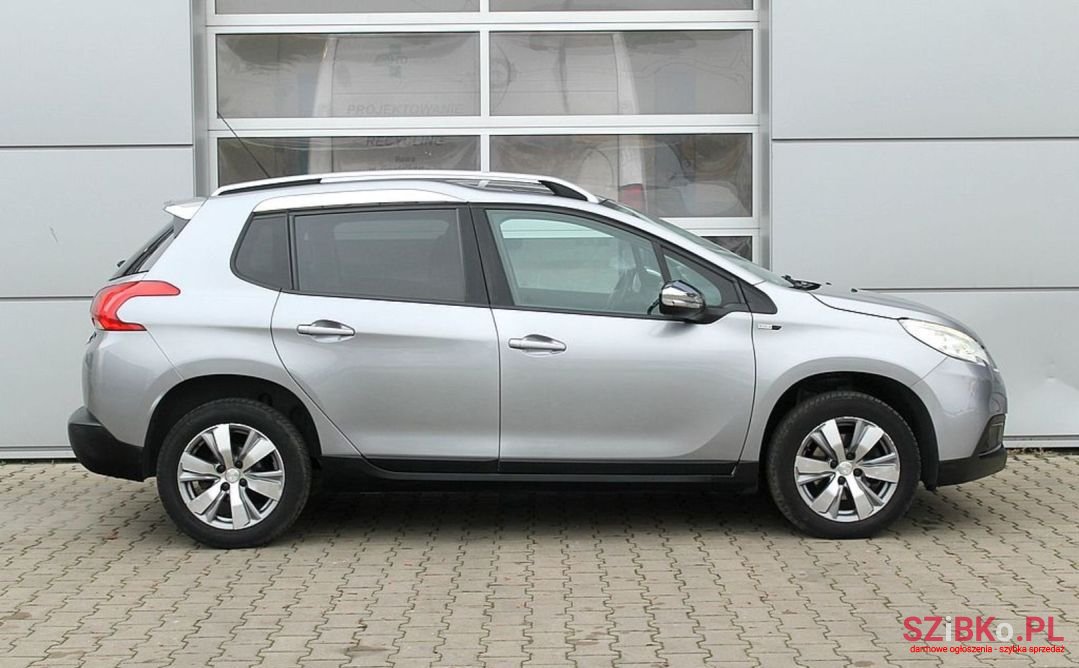 2015' Peugeot 2008 photo #5