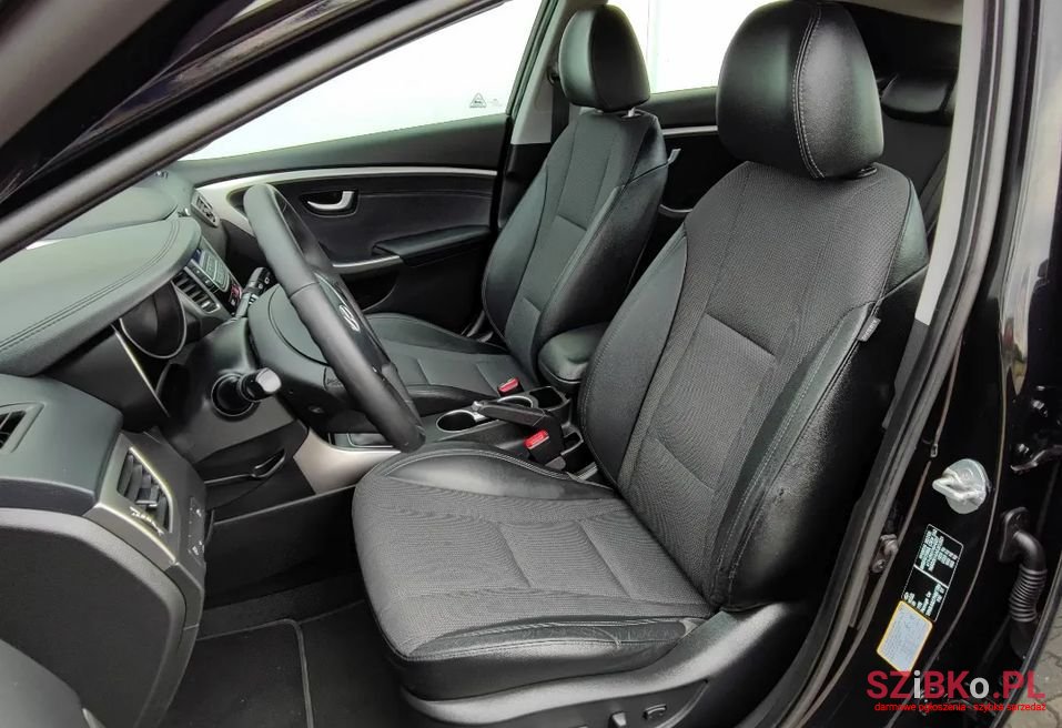 2012' Hyundai i30 photo #3