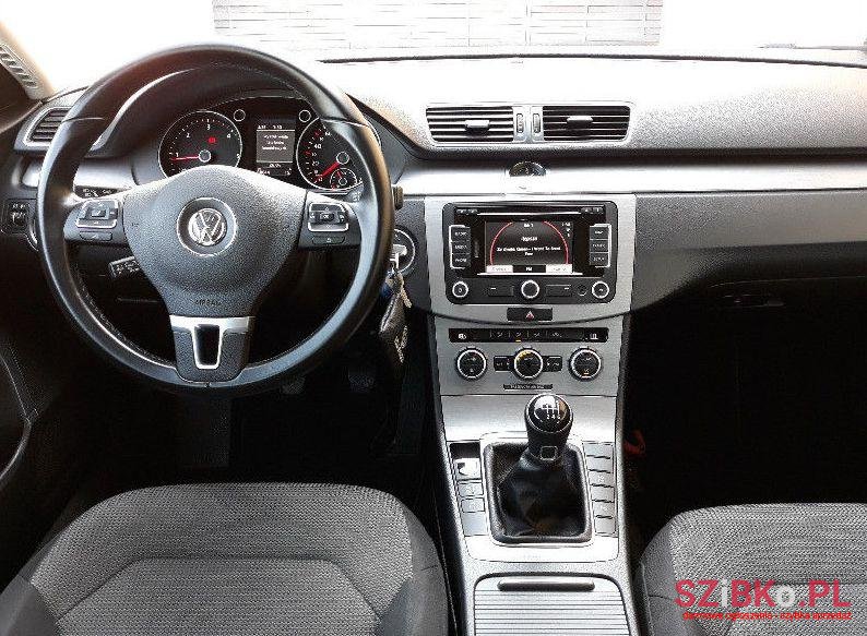 2013' Volkswagen Passat photo #1