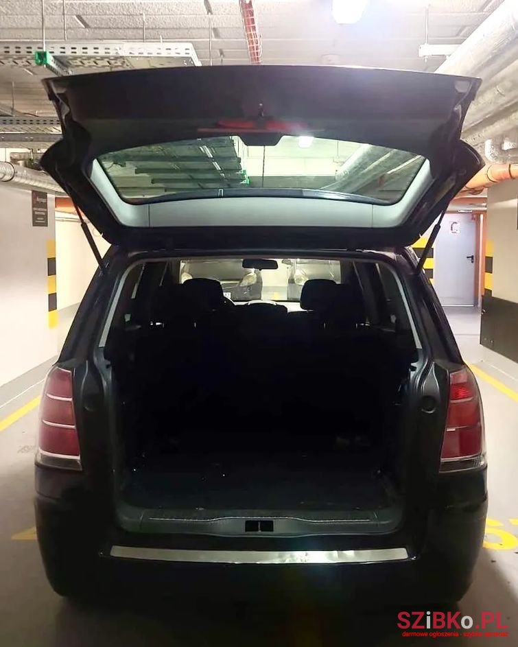 2005' Opel Zafira 1.9 Cdti Cosmo photo #6