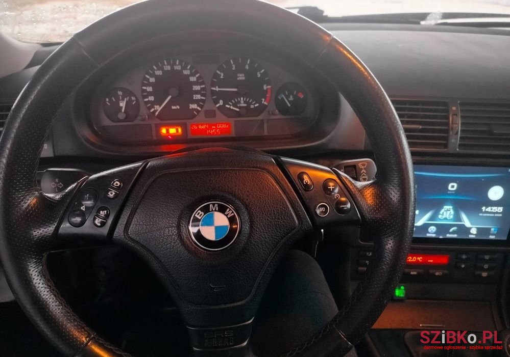 2002' BMW 3 Series 316Ti photo #2