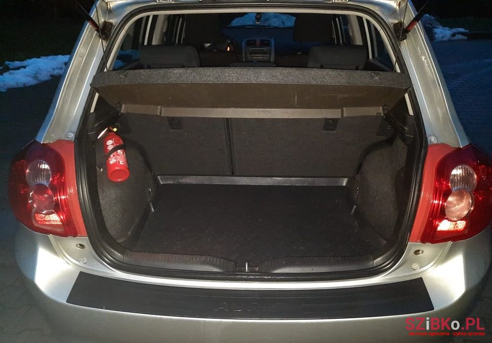 2007' Toyota Auris photo #5