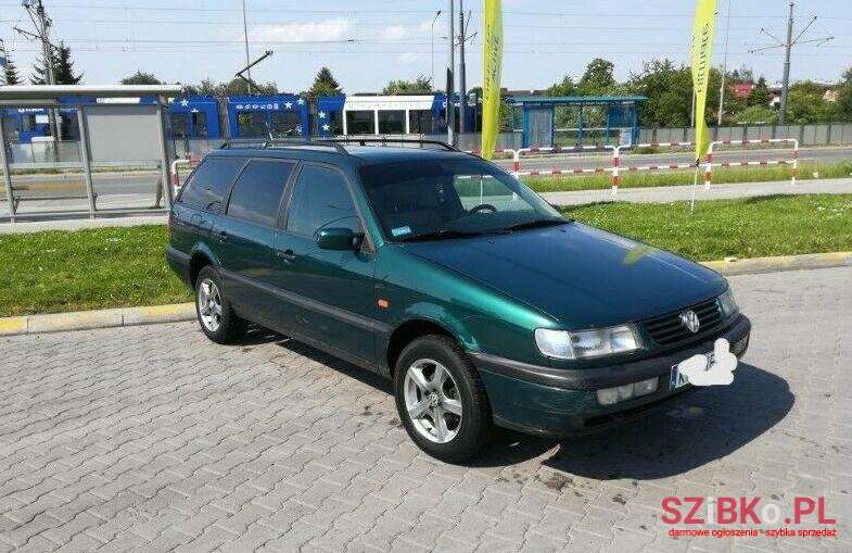 1995' Volkswagen Passat photo #1