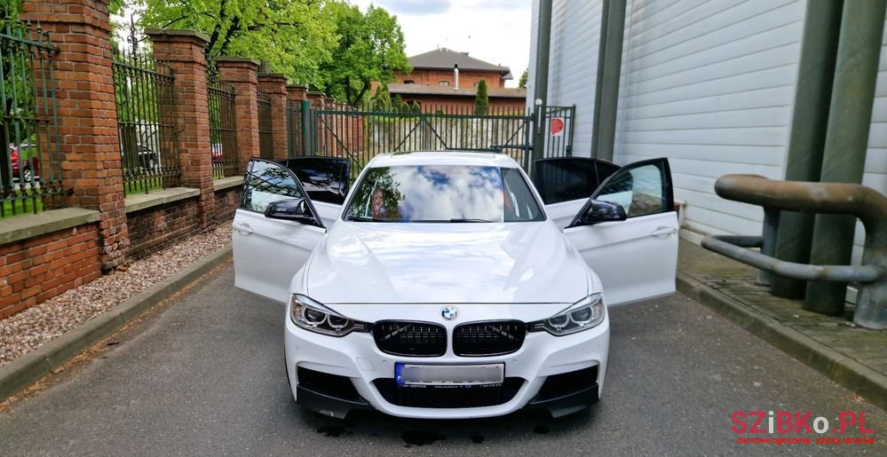 2015' BMW 3 Series photo #5