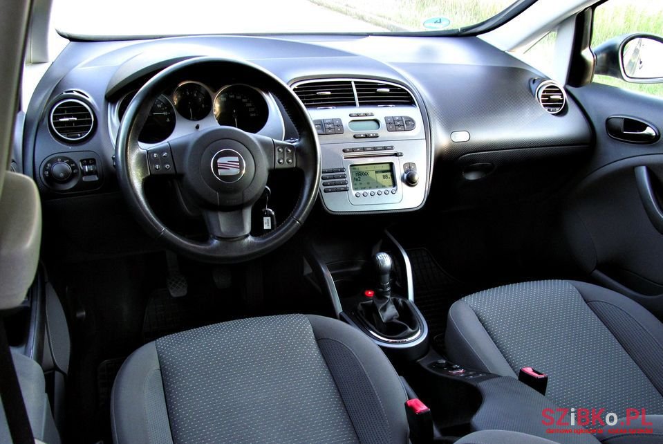 2008' SEAT Altea photo #5