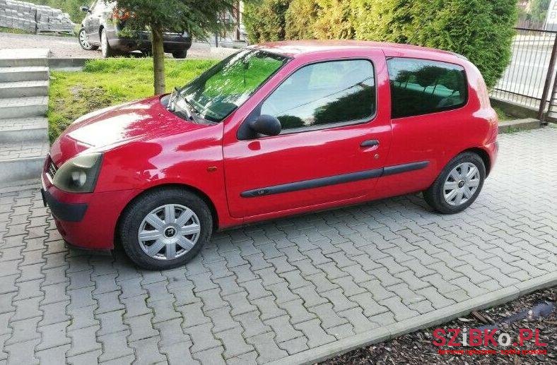 2002' Renault Clio photo #1