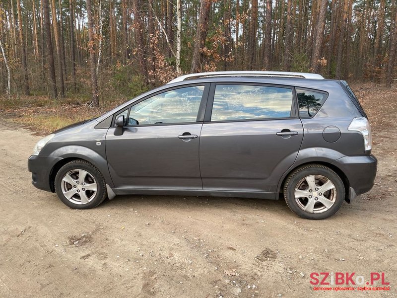 2008' Toyota Corolla Verso photo #6